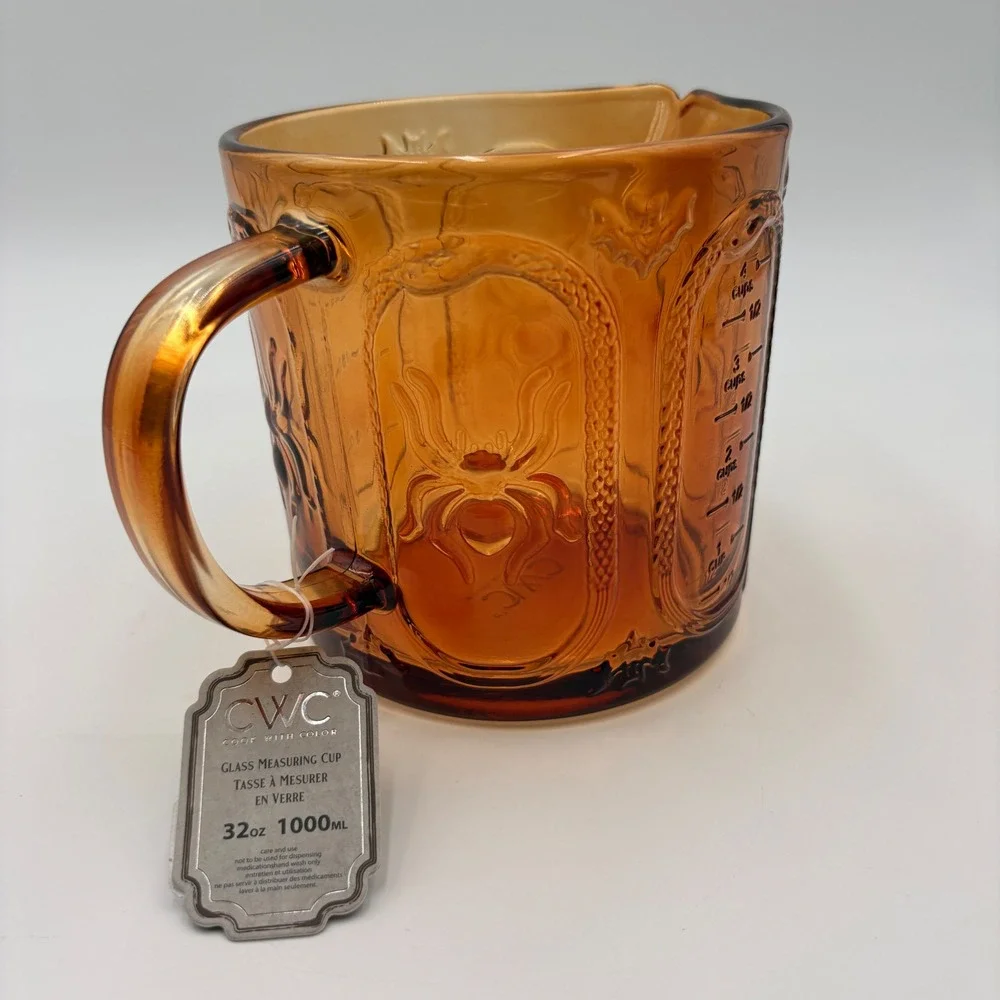 Cook With Color CWC Amber Glass Measuring Cup 32oz Spiders Snakes Bats Halloween